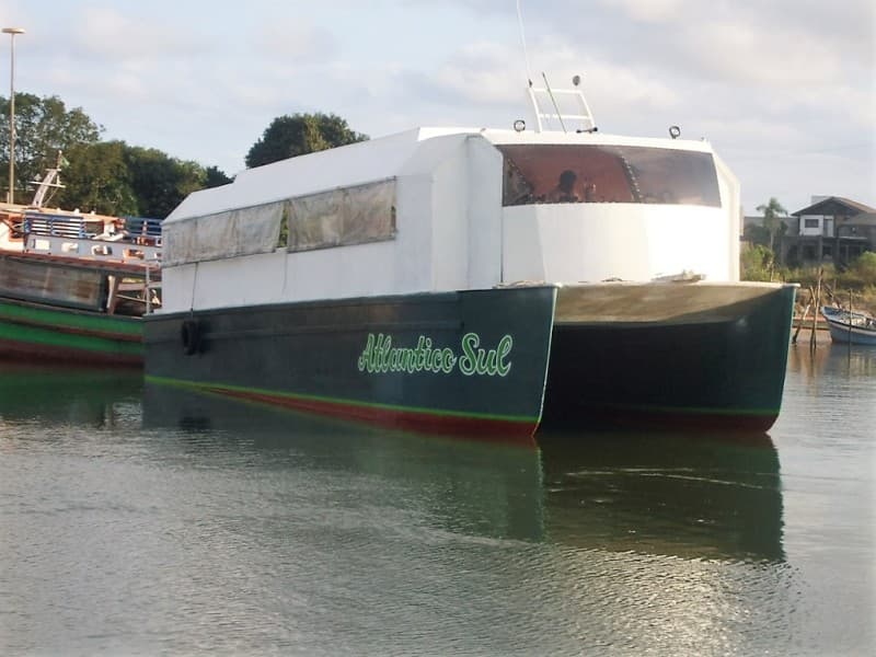 Embarcação Atlântico Sul da ABALINE, travessia oficial para a Ilha do Mel